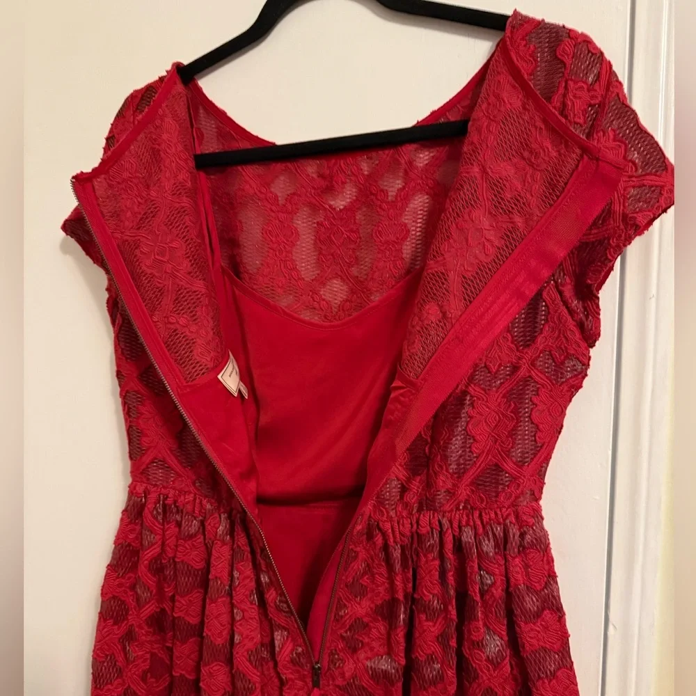 MOULINETTE SOEURS by
ANTHROPOLOGIE Rubied Lace Fit and
Flair Party Dress - Picture 7 of 10